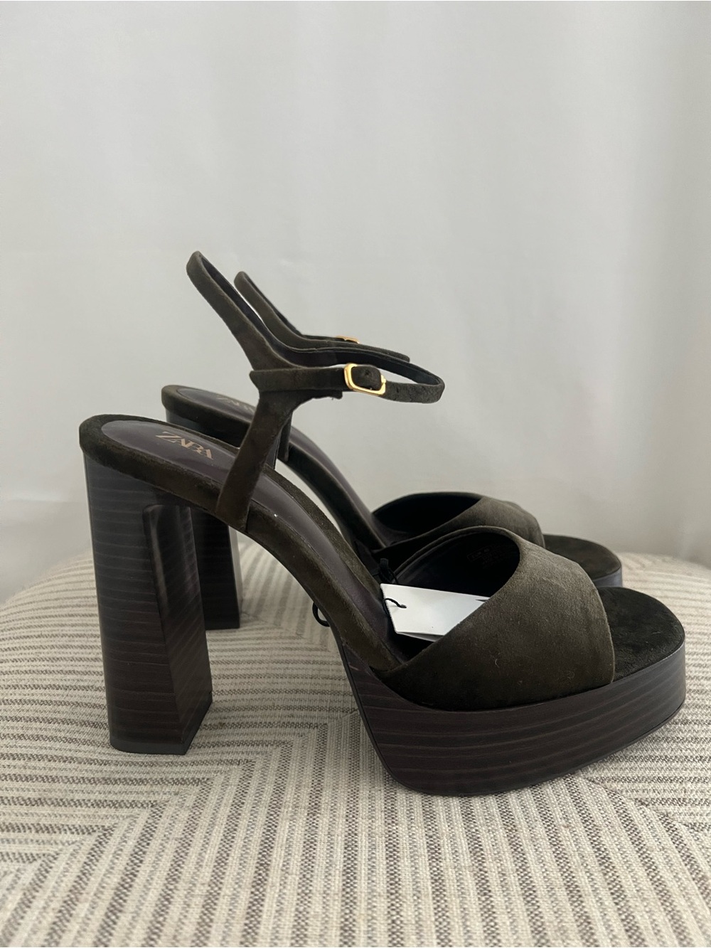 NEW Zara Khaki Olive velvet effect Platform Heeled Sandals with Ankle Strap 9